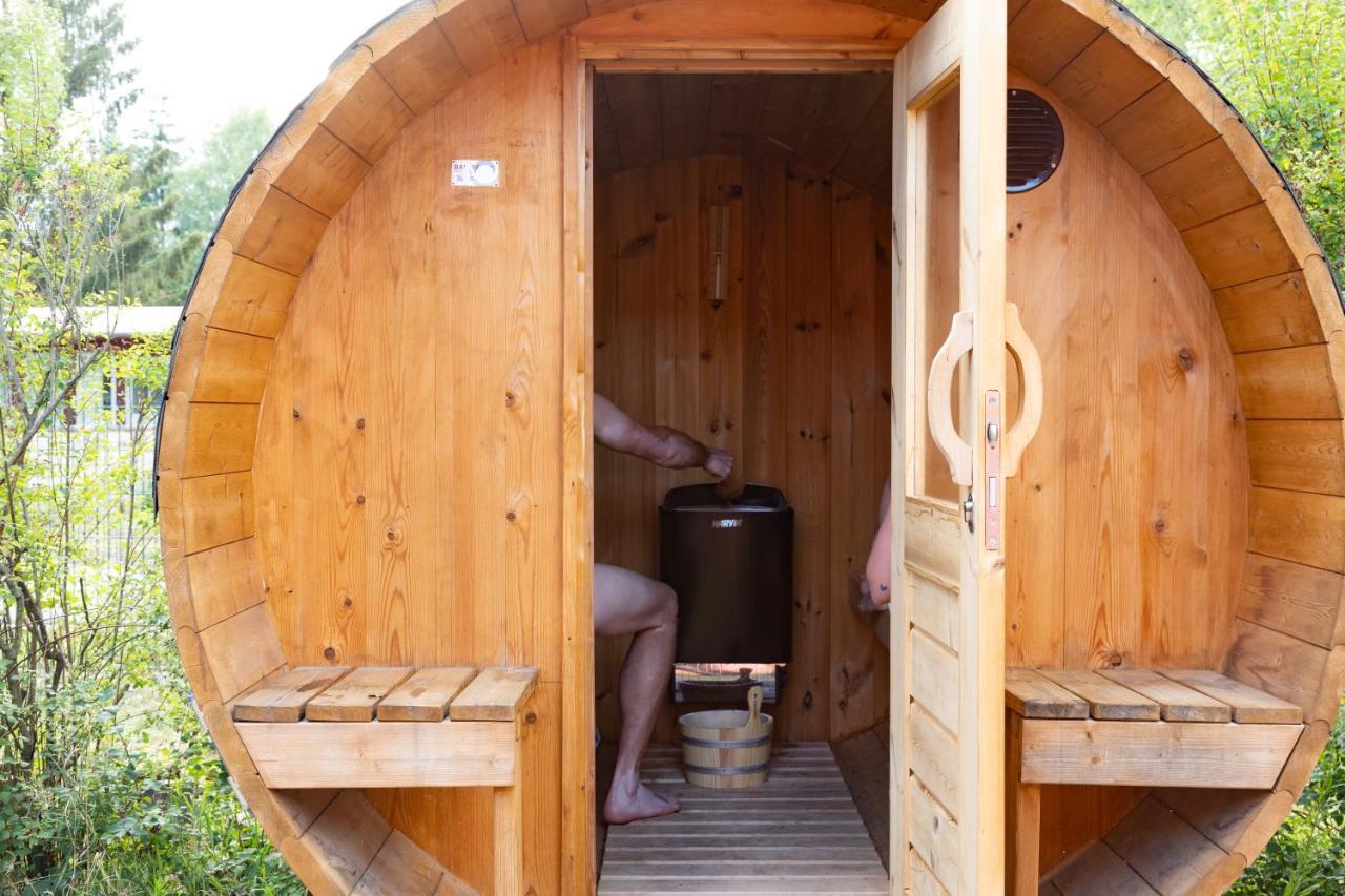 Am Grimnitzsee Gemutliches Tiny House Bungalow Mit Sauna Und Kamin Йоахимстал Екстериор снимка